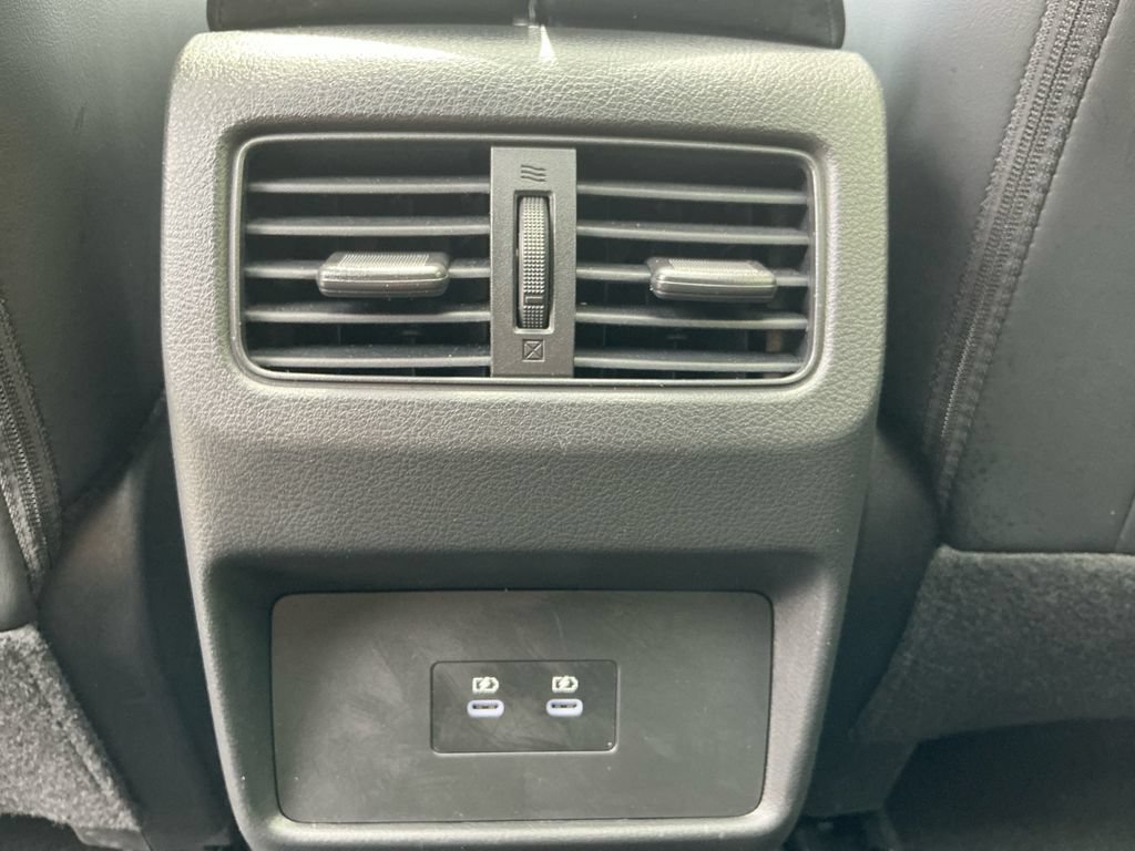 Used 2025 Nissan Rogue Platinum FWD image 32