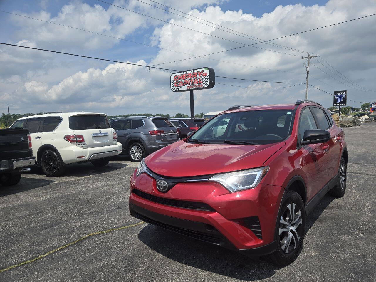 Used 2017 Toyota RAV4 LE image 9