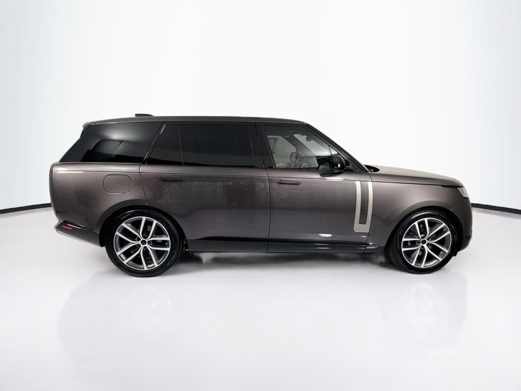 New 2026 Land Rover Range Rover Long Wheelbase SE AWD/4WD image 4