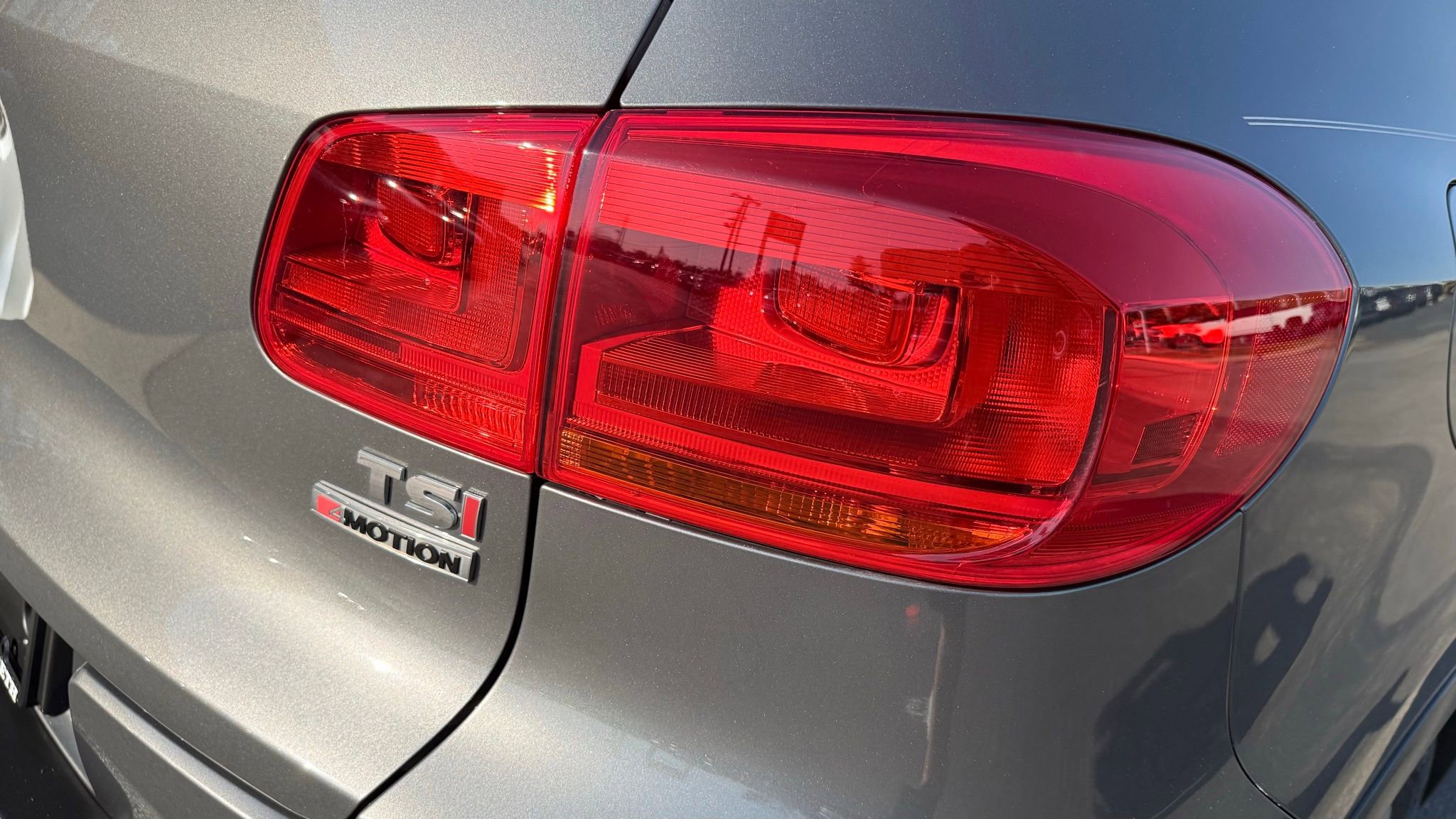 Used 2017 Volkswagen Tiguan Limited w/ Alloy Wheels Package image 12