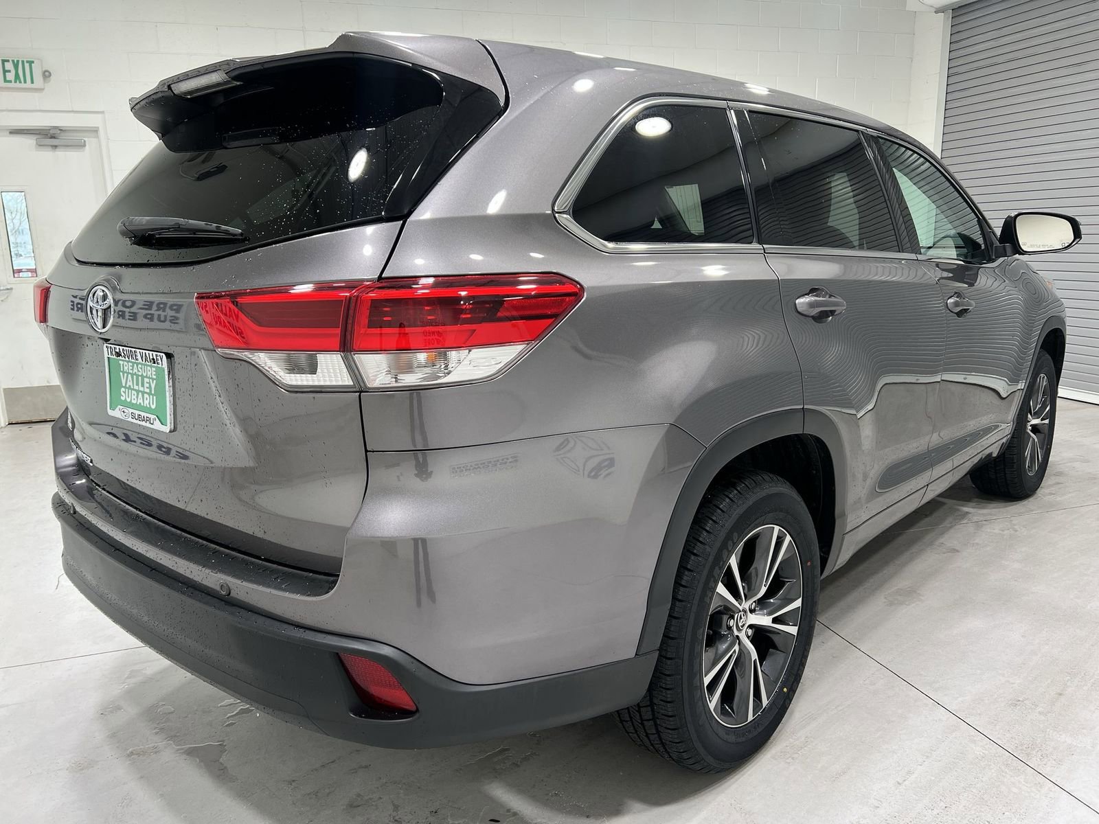 Used 2018 Toyota Highlander LE image 8