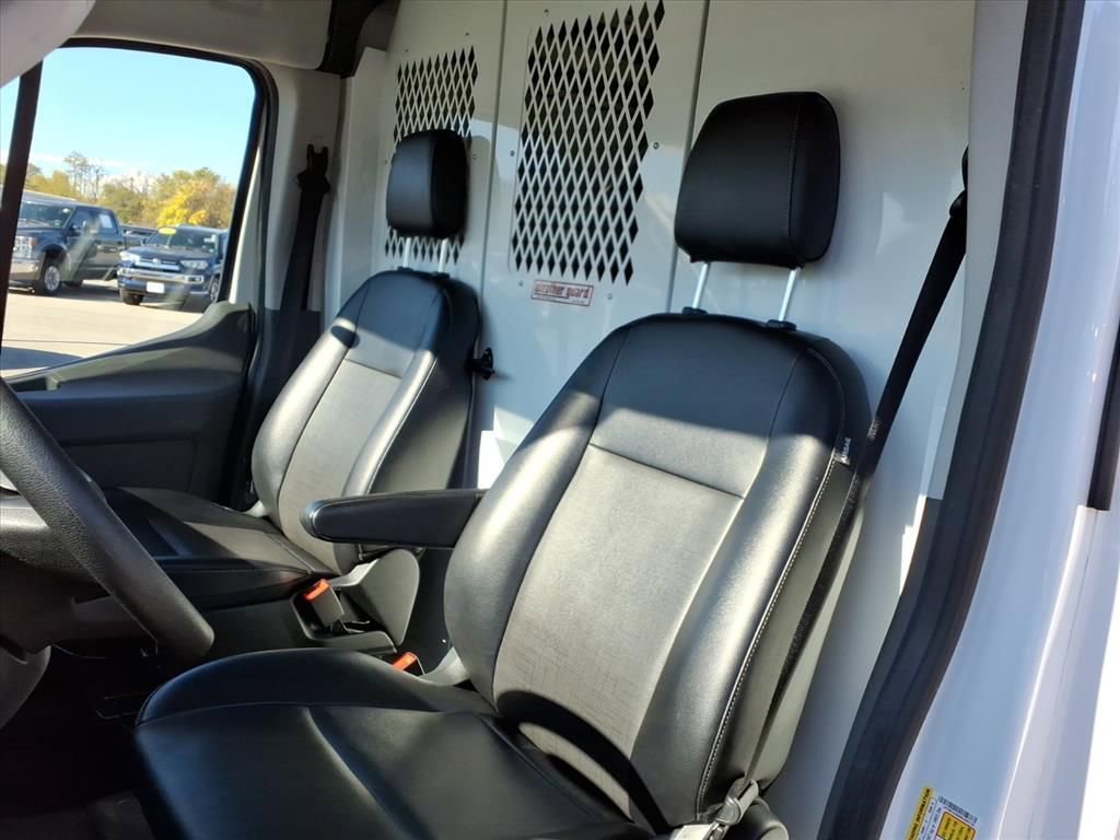 Used 2024 Ford Transit 250 148 High Roof Extended image 12