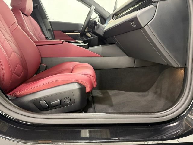 Certified 2024 BMW 530i xDrive w/ M Sport Package AWD/4WD image 20