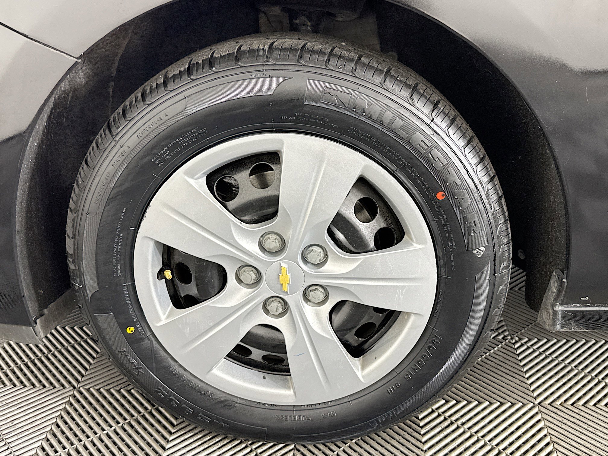 Used 2017 Chevrolet Cruze LS image 34