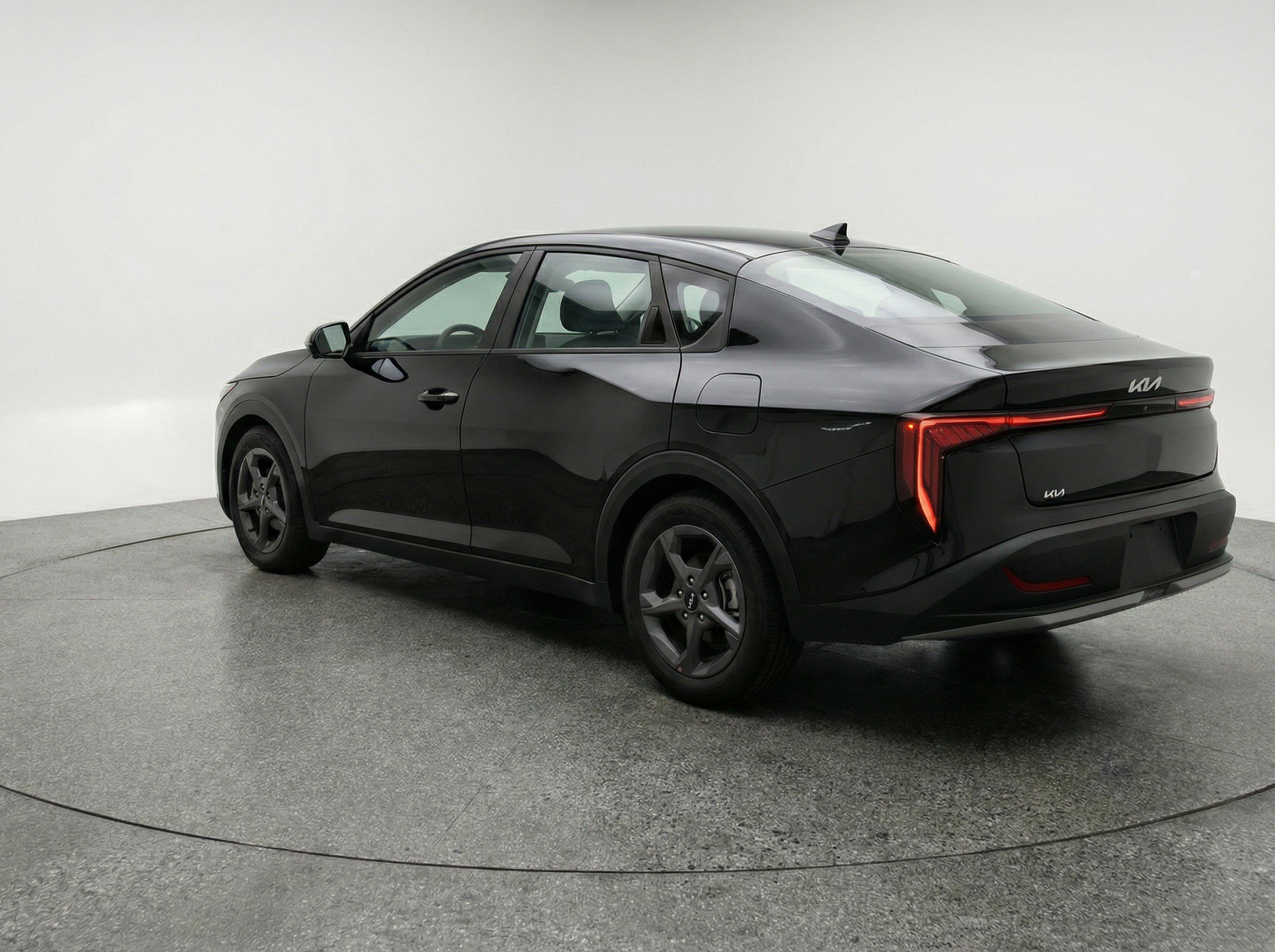 Used 2025 Kia K4 LXS FWD image 6