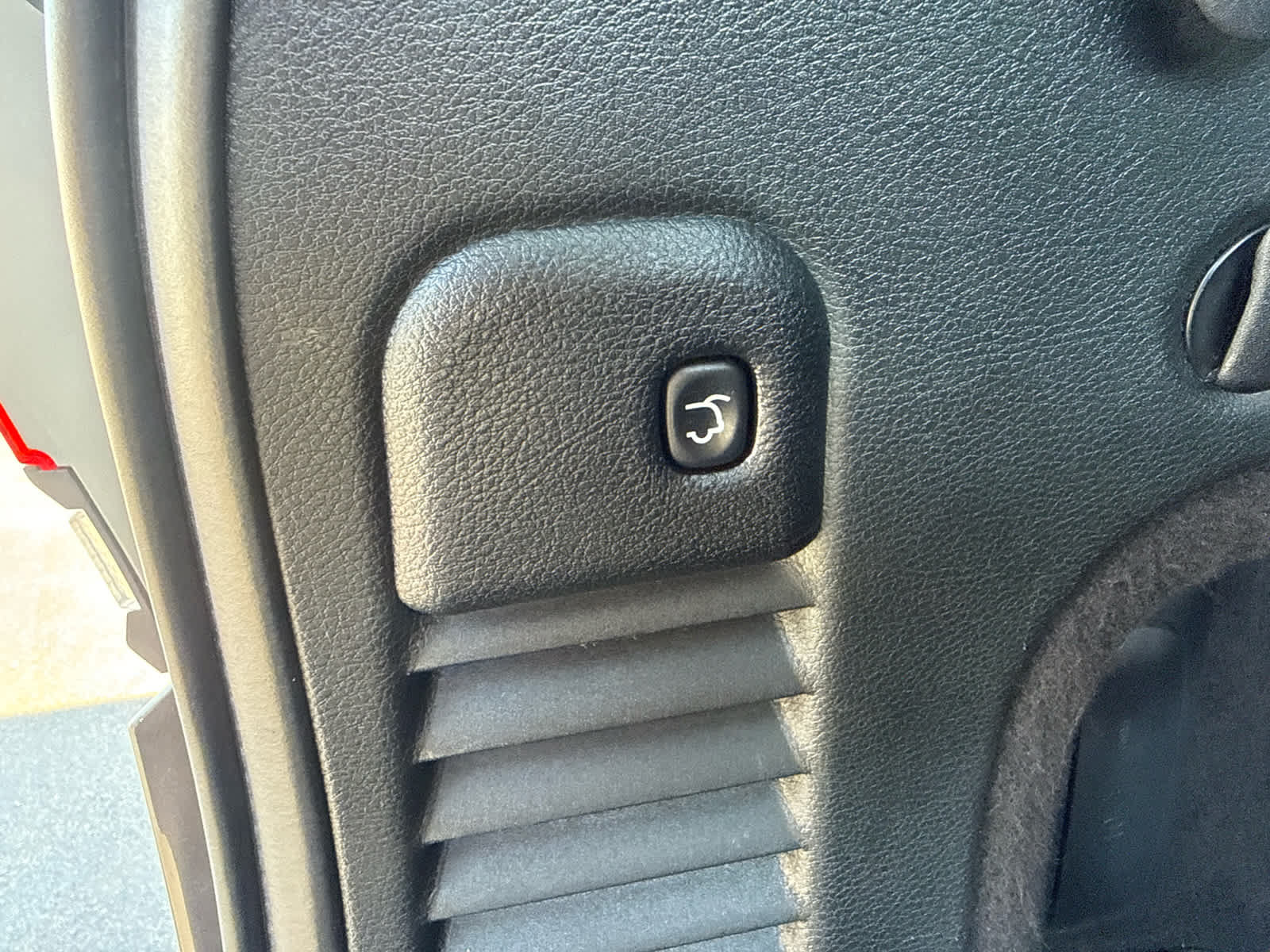 Used 2014 Jeep Grand Cherokee Altitude AWD/4WD image 16