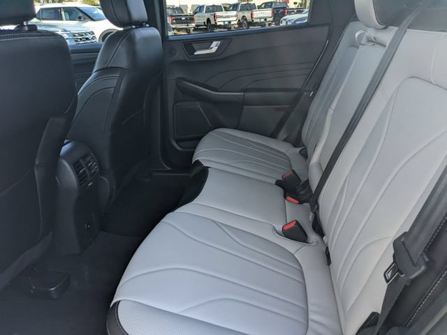 New 2025 Ford Escape SE w/ PHEV Premium Package FWD image 4