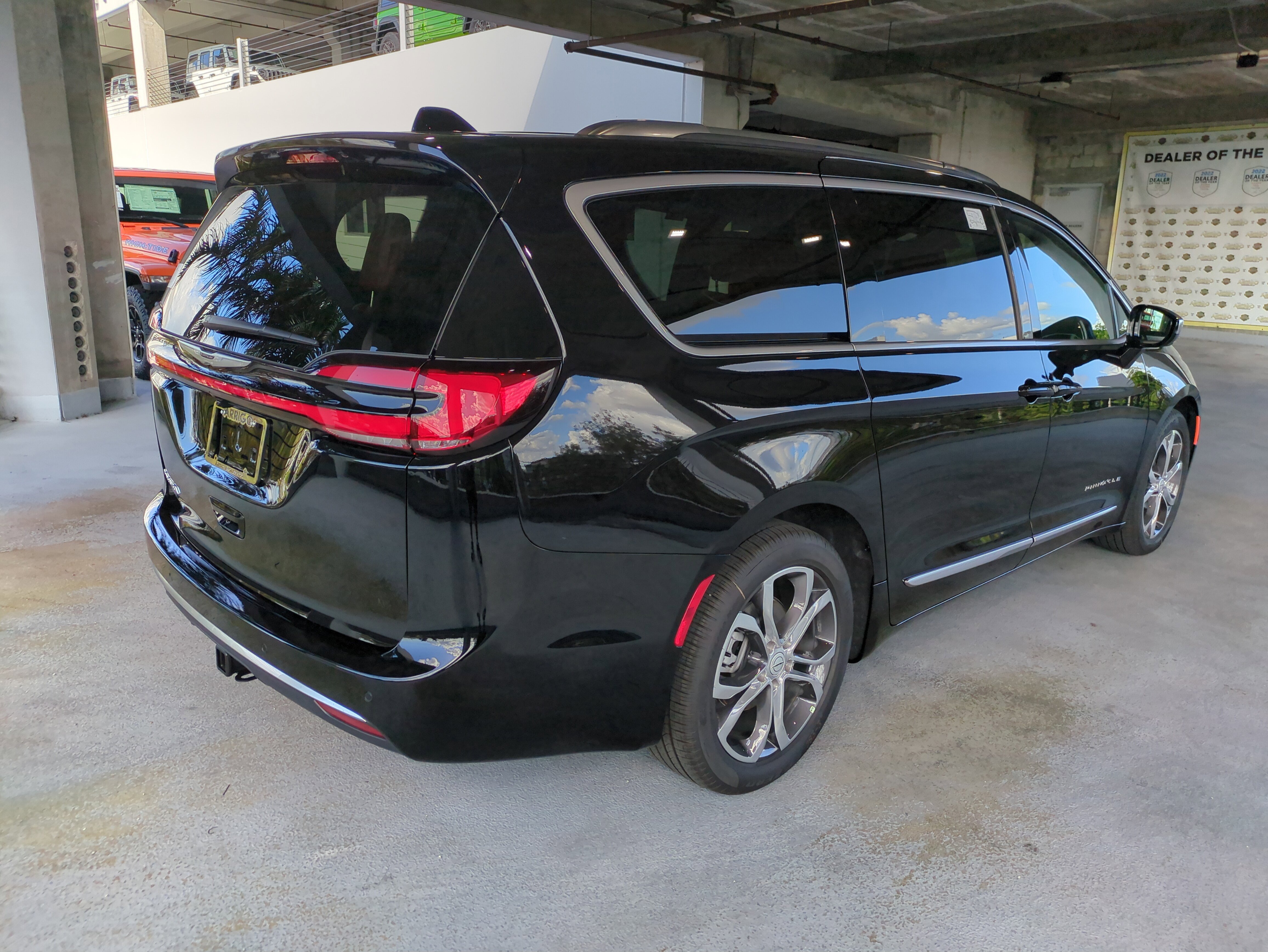 New 2026 Chrysler Pacifica Pinnacle w/ Trailer Tow Group image 5
