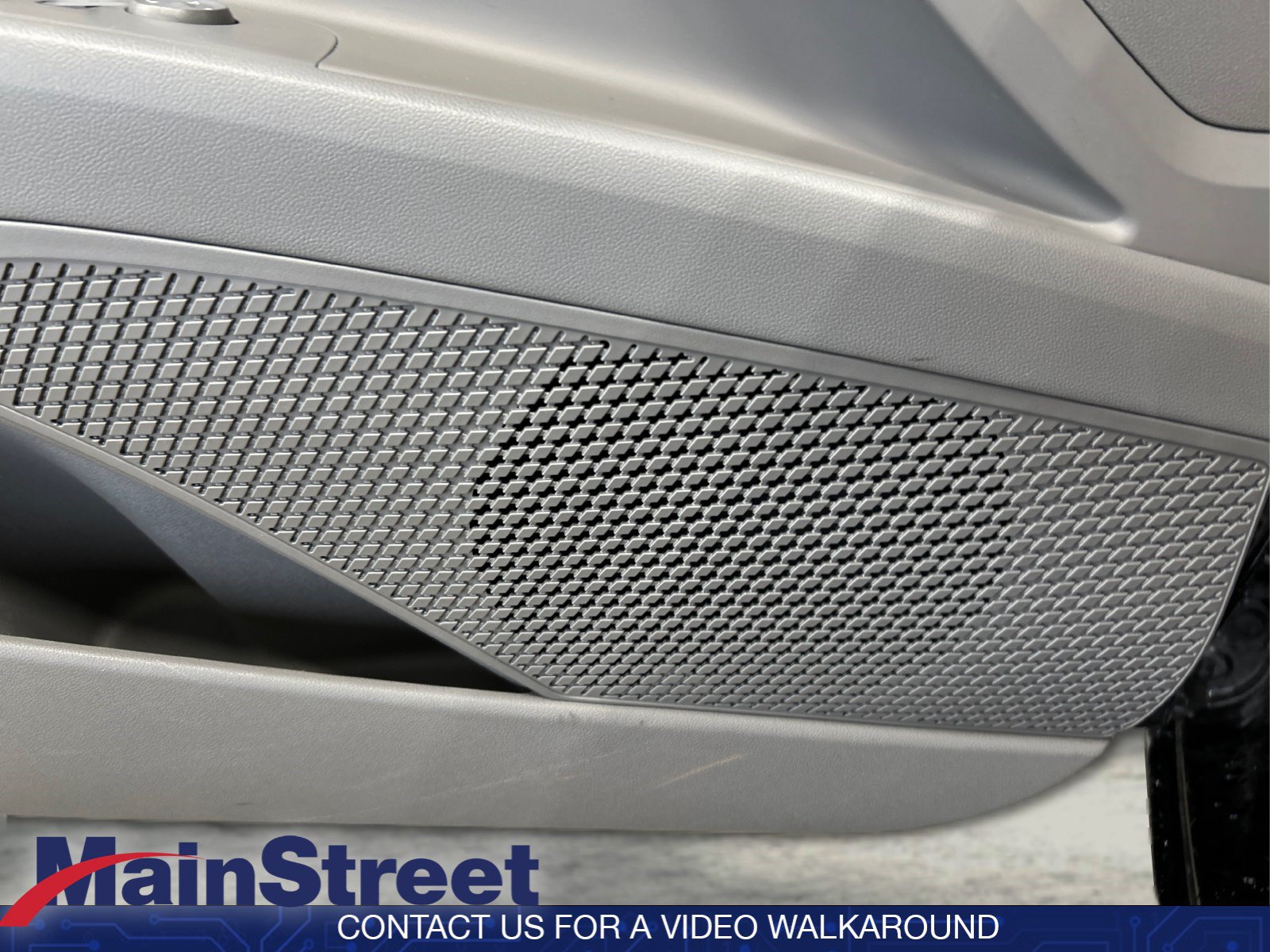 Used 2025 Hyundai Elantra SEL FWD image 28