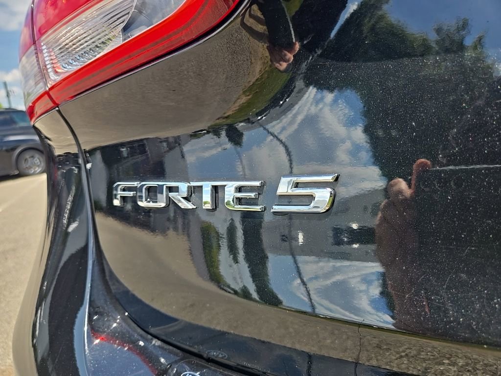 Used 2017 Kia Forte LX FWD image 4