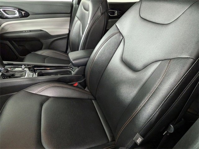 Used 2024 Jeep Compass Limited image 12