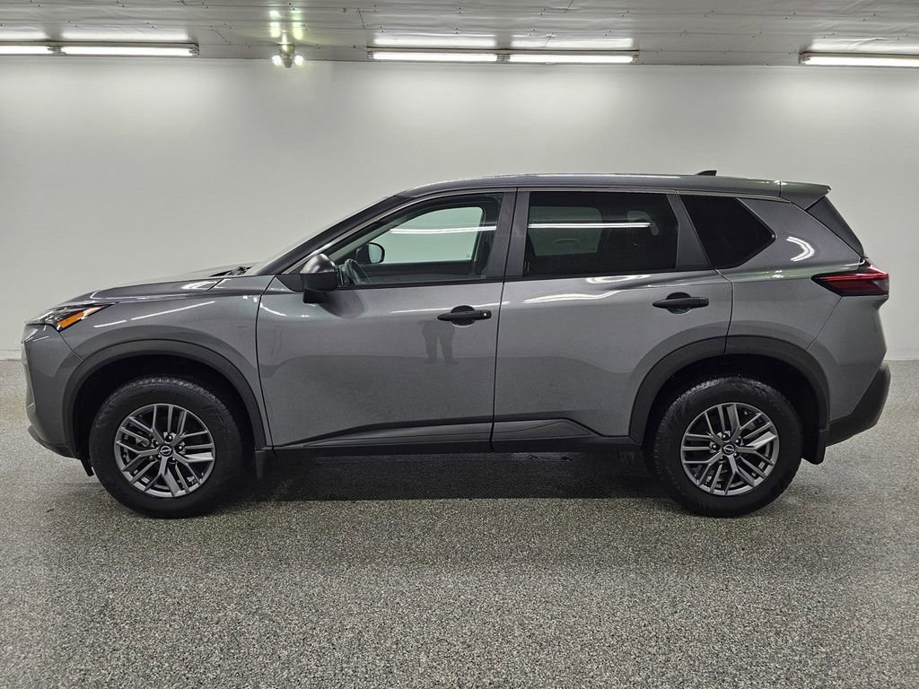 Used 2022 Nissan Rogue S AWD/4WD image 8