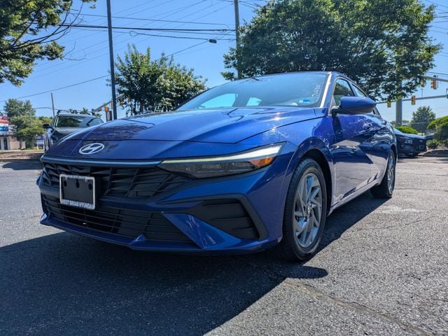 Used 2024 Hyundai Elantra SEL FWD image 8