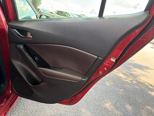 Used 2018 MAZDA MAZDA3 Touring FWD image 16