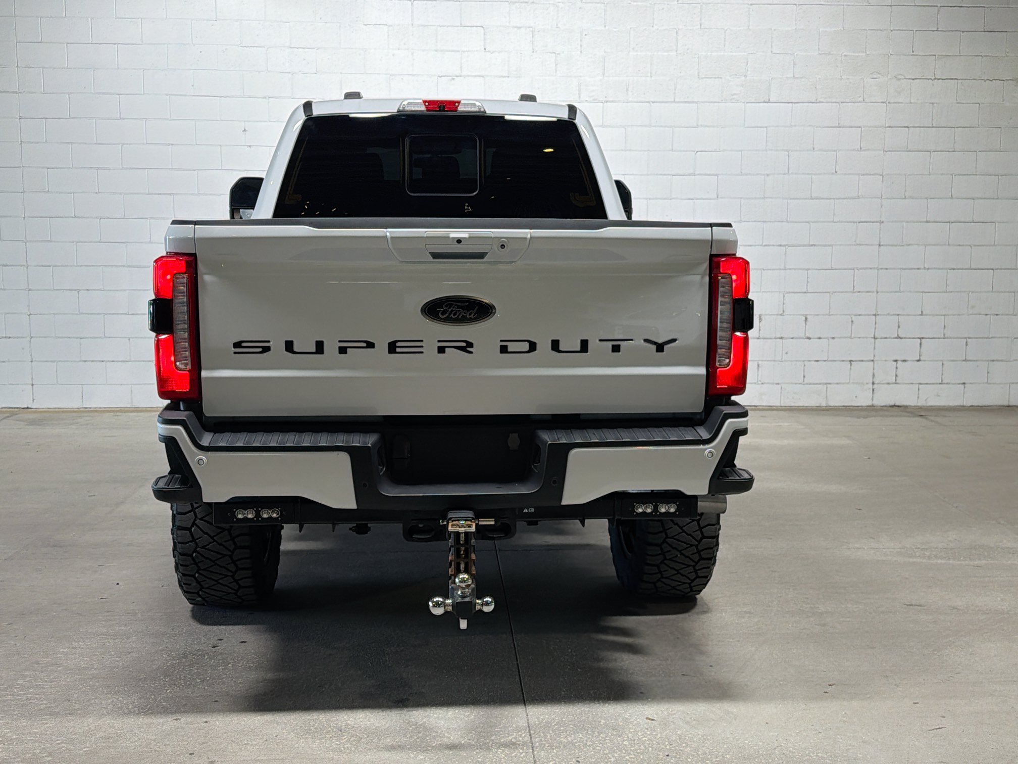 Used 2025 Ford F250 Lariat w/ Black Appearance Package AWD/4WD image 8