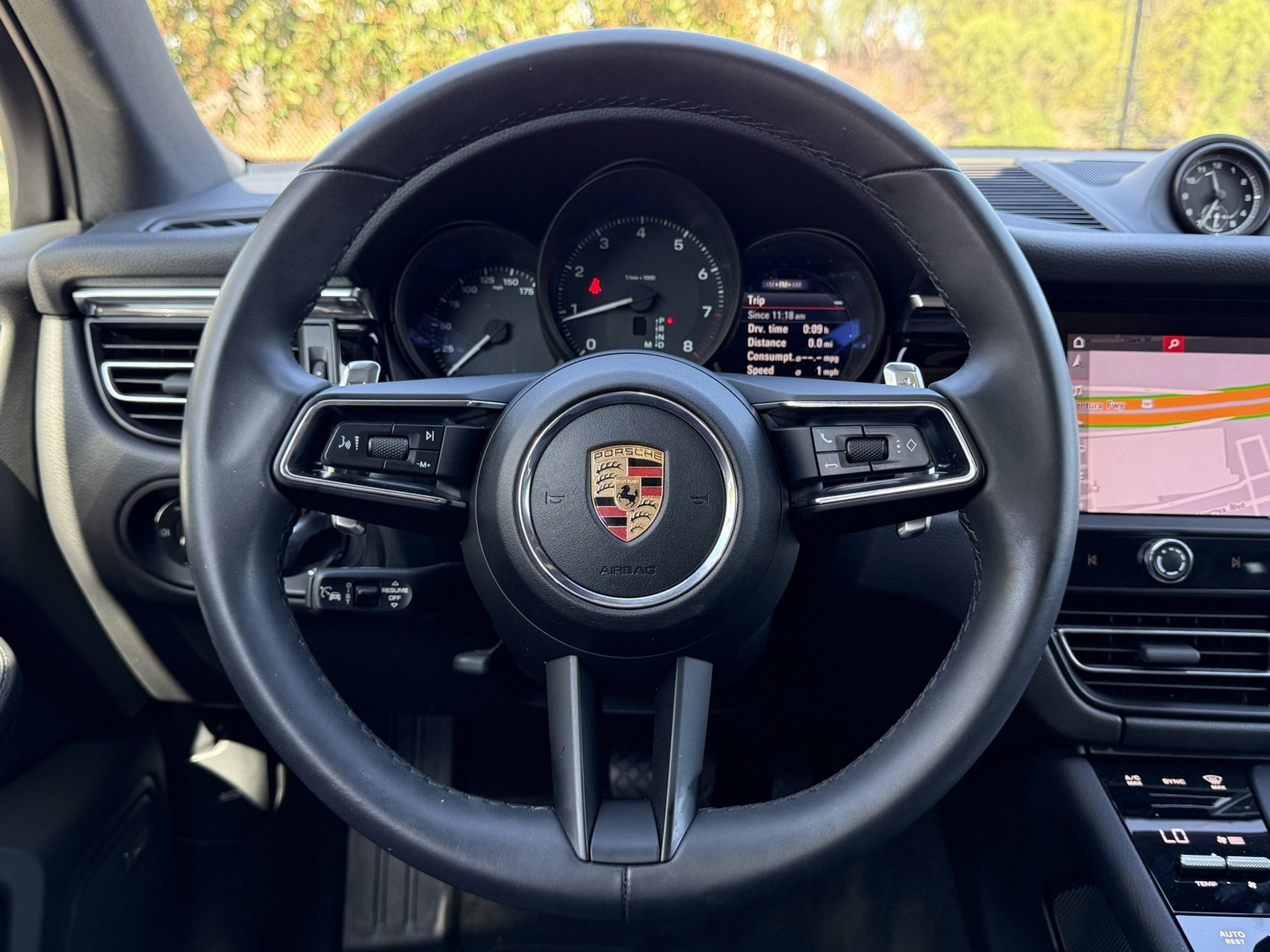 Used 2025 Porsche Macan image 15