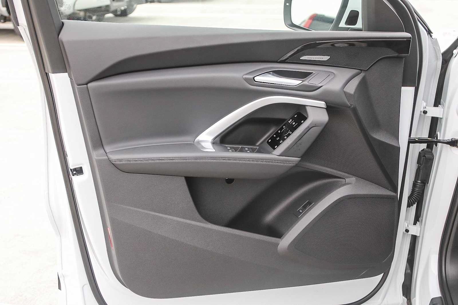 Used 2025 Audi Q5 Prestige AWD/4WD image 24