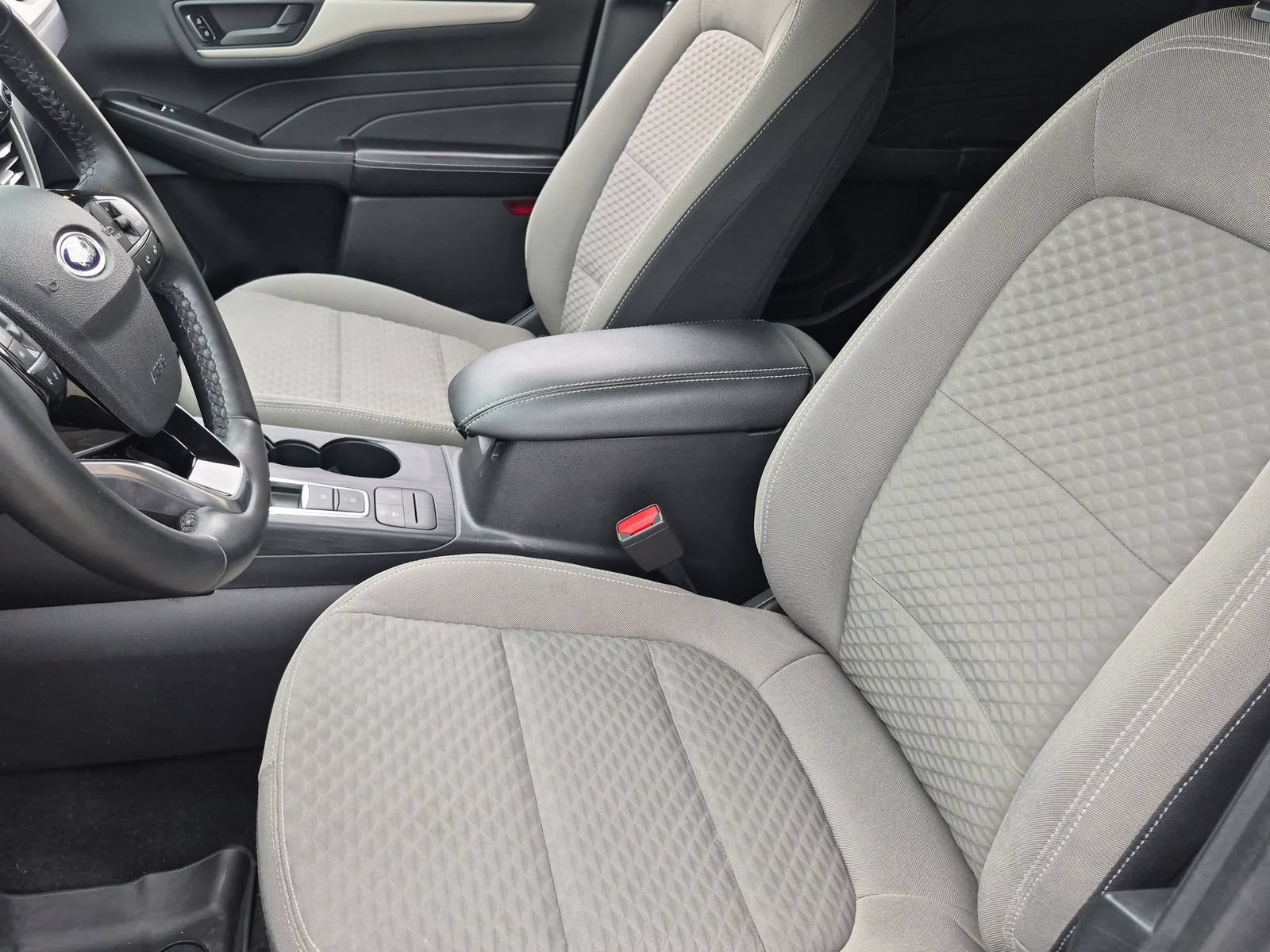 Used 2022 Ford Escape SE w/ SE Sport Appearance Package FWD image 16