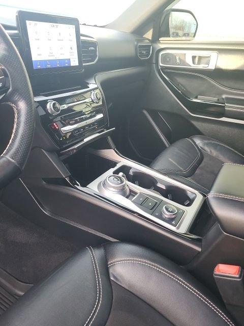 Used 2022 Ford Explorer ST w/ ST Street Pack image 8