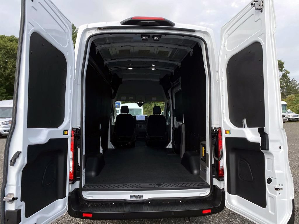 Used 2023 Ford E-Transit 148 High Roof w/ Load Area Protection Package RWD image 5