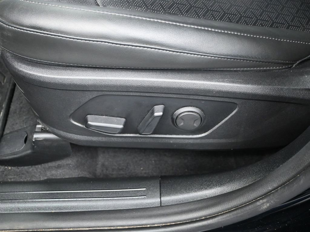 Certified 2023 Kia Sorento S image 12