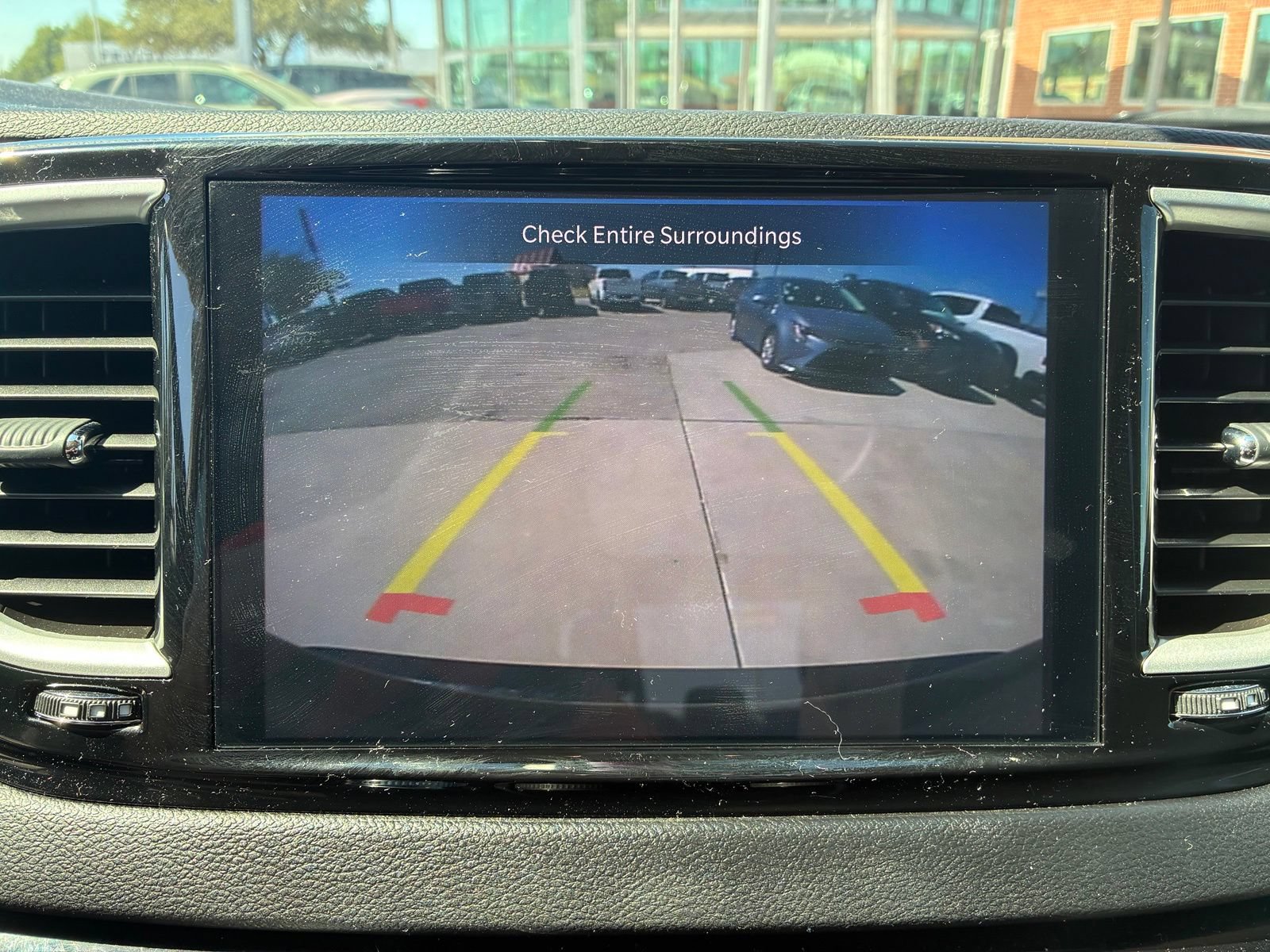 Used 2024 Chrysler Pacifica Touring-L FWD image 7