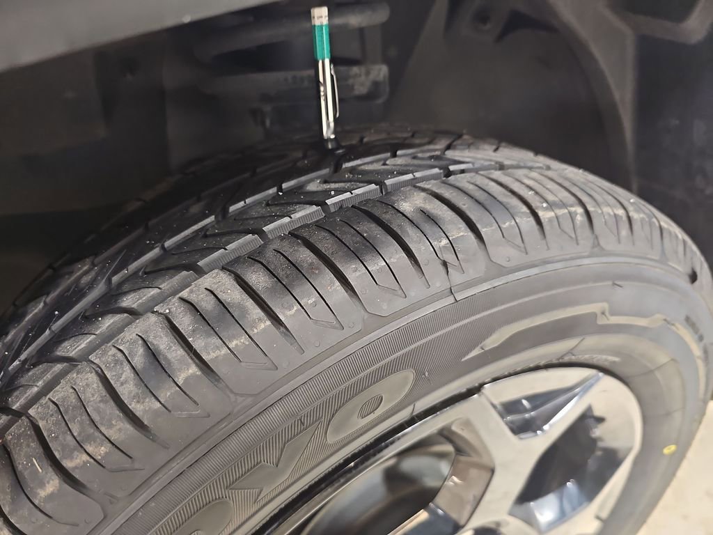 Used 2023 Jeep Compass Trailhawk image 29