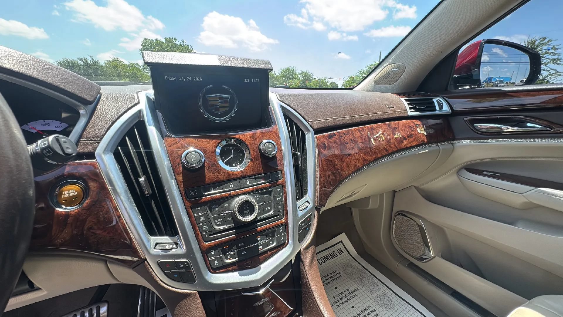 Used 2011 Cadillac SRX Luxury FWD image 23