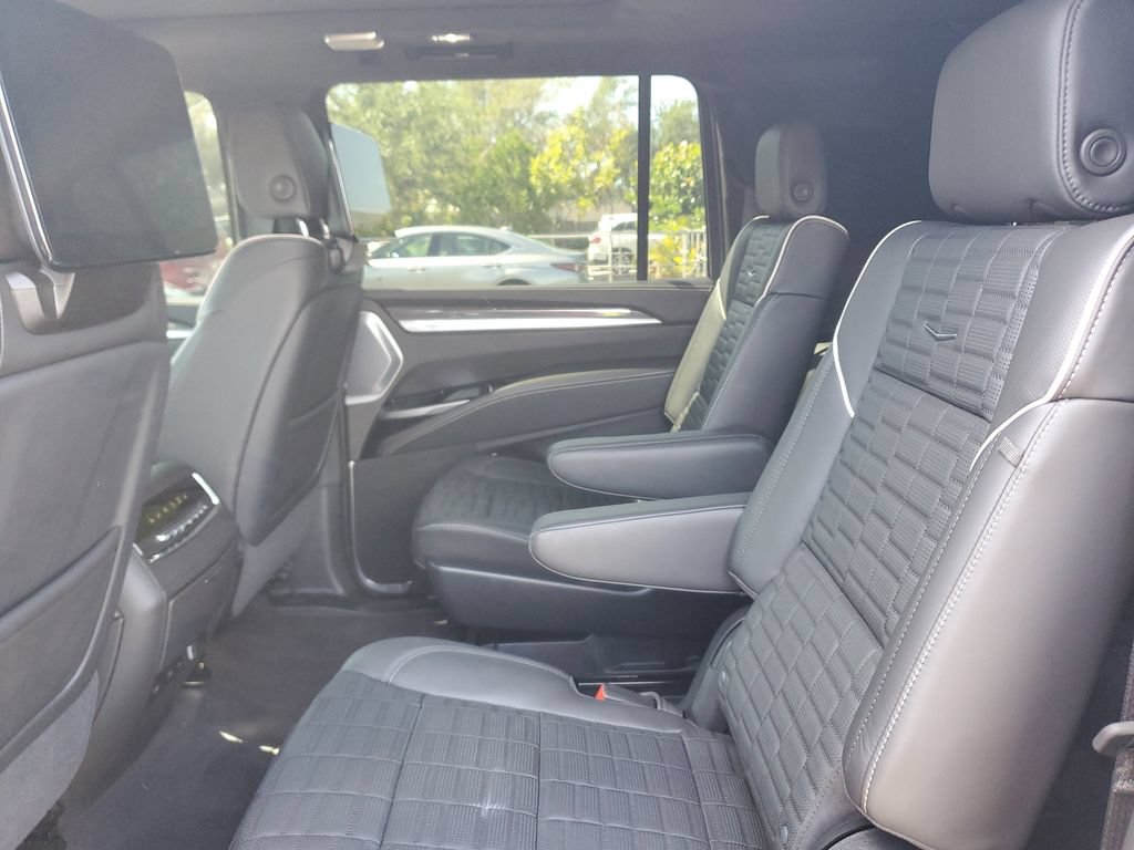 Certified 2025 Cadillac Escalade ESV V w/ LPO, ONYX Package AWD/4WD image 16