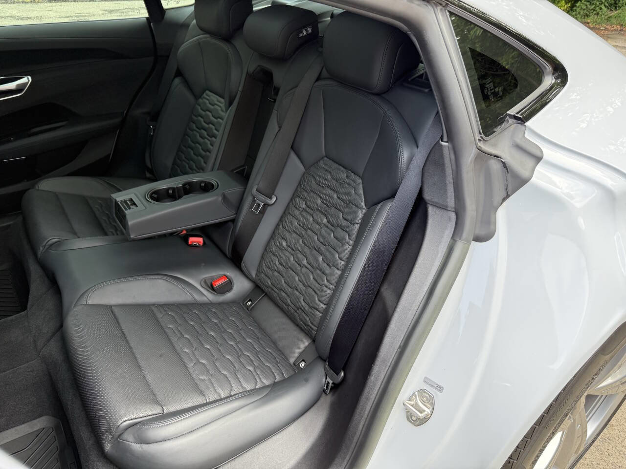 Used 2023 Audi e-tron GT Premium Plus AWD/4WD image 23