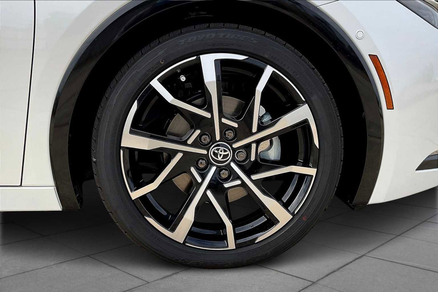 New 2026 Toyota Prius Plug-In Hybrid FWD image 8