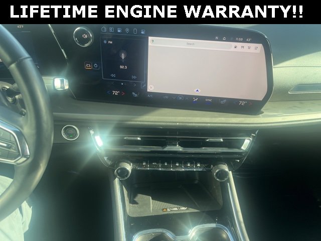 Used 2025 Chevrolet Traverse LT image 26