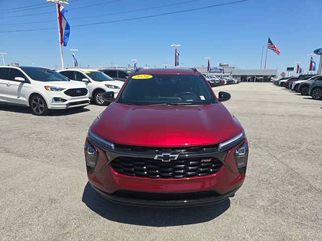 Used 2024 Chevrolet Trax RS w/ Sunroof Package FWD image 10