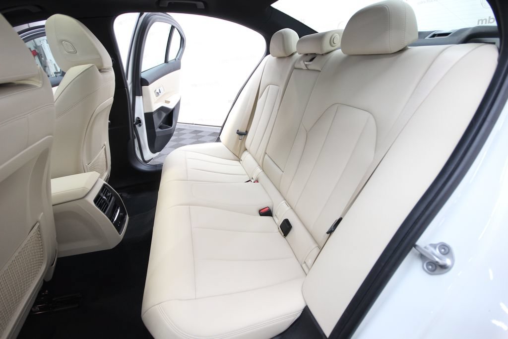 Used 2020 BMW 330i xDrive Sedan AWD/4WD image 26