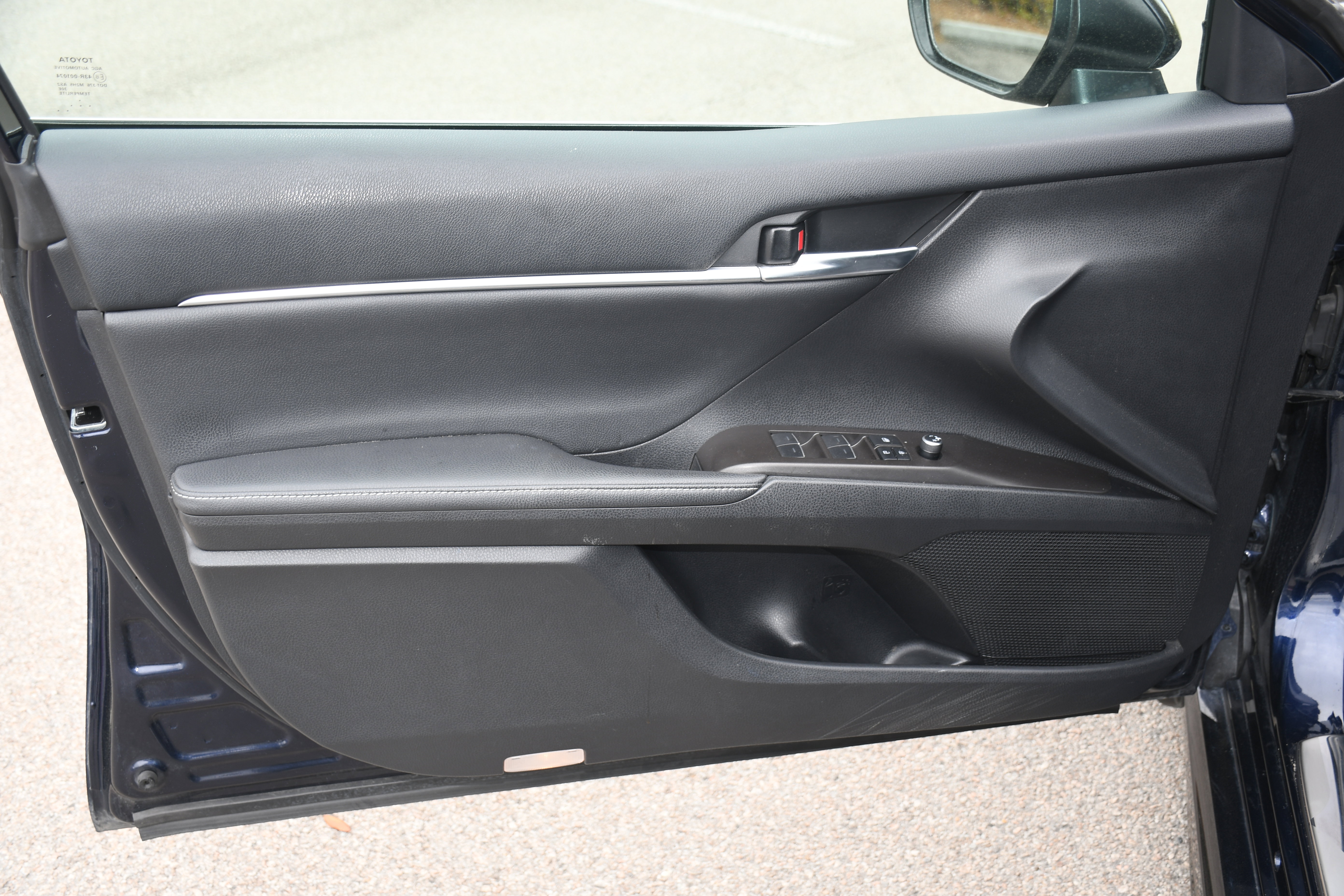 Certified 2022 Toyota Camry XSE FWD image 9
