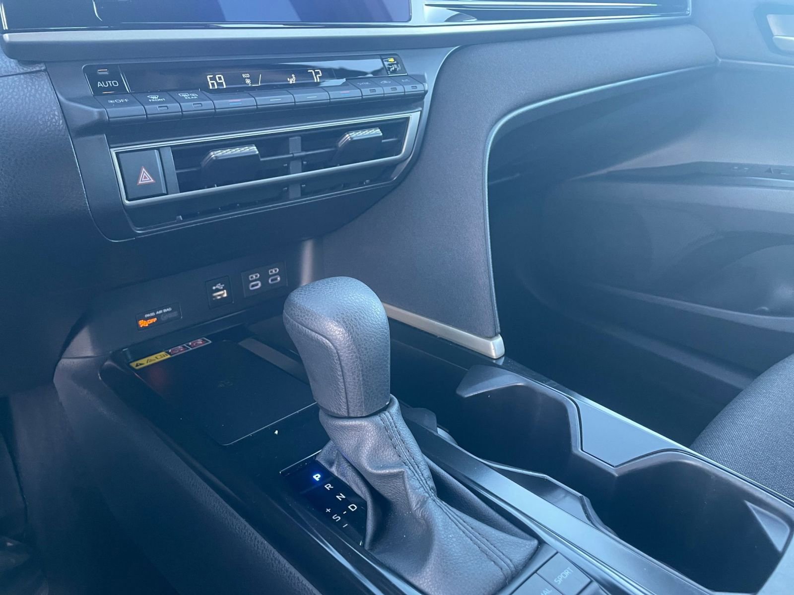 Used 2025 Toyota Camry LE image 41