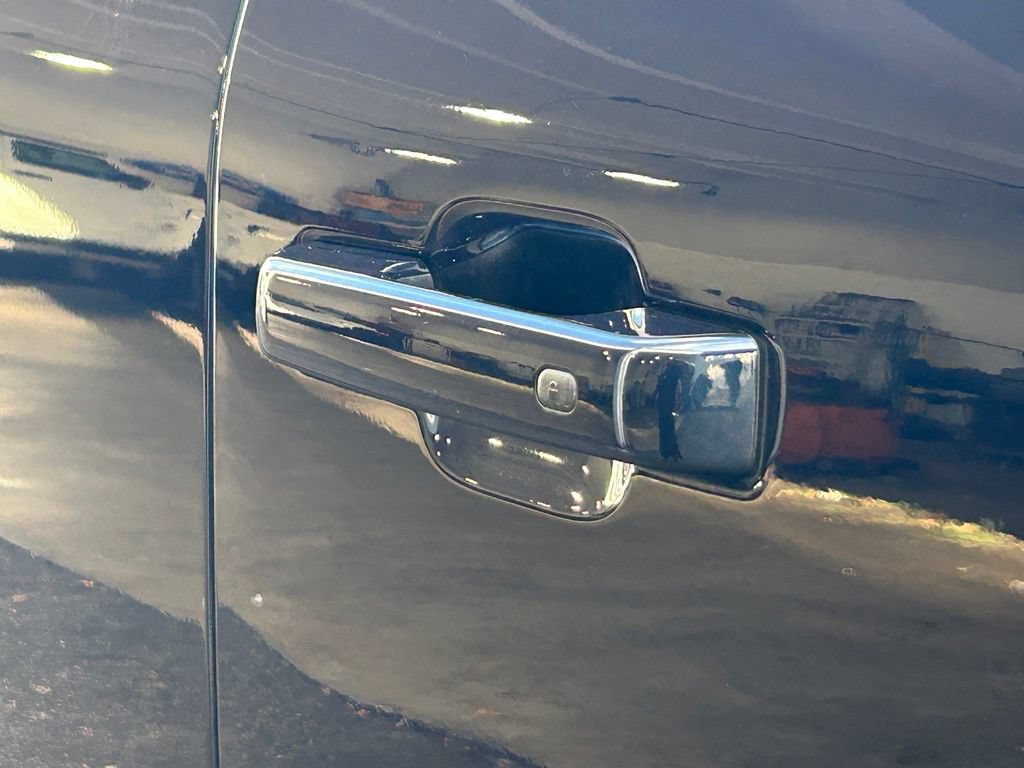 Used 2025 Ford F150 Lariat w/ Equipment Group 502A High AWD/4WD image 22
