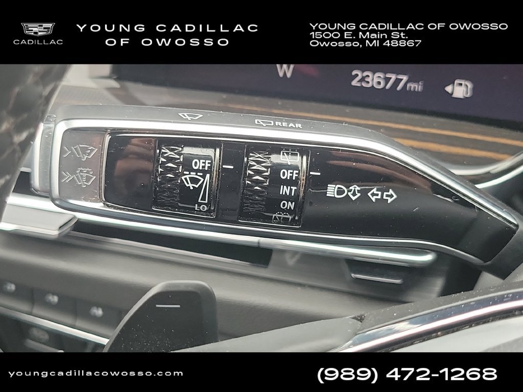 Used 2025 Cadillac Escalade Premium Luxury AWD/4WD image 16