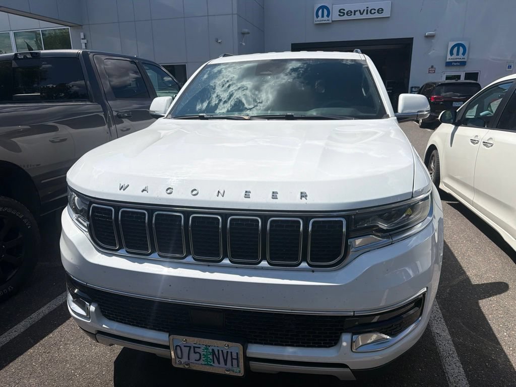 Used 2022 Jeep Wagoneer Series II AWD/4WD image 2