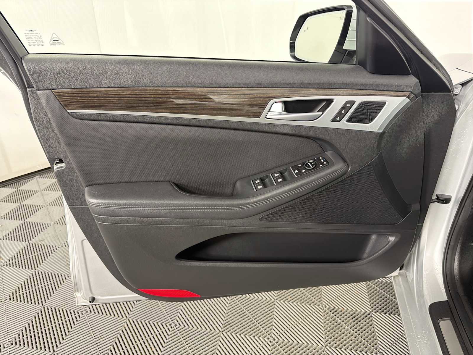 Used 2017 Genesis G80 3.8 image 8