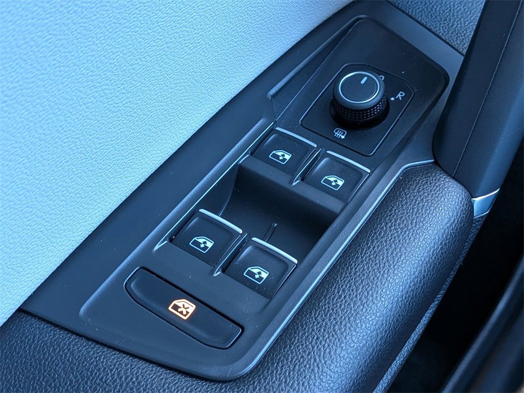 Used 2020 Volkswagen Tiguan SEL image 26