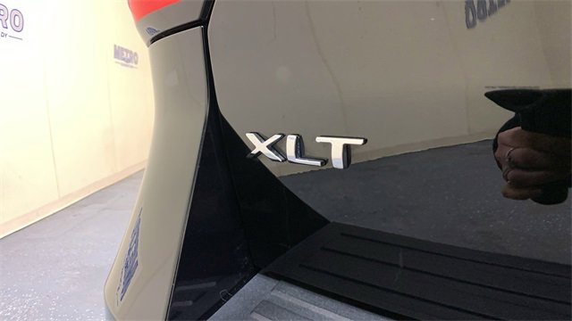 Used 2023 Ford Expedition XLT image 18