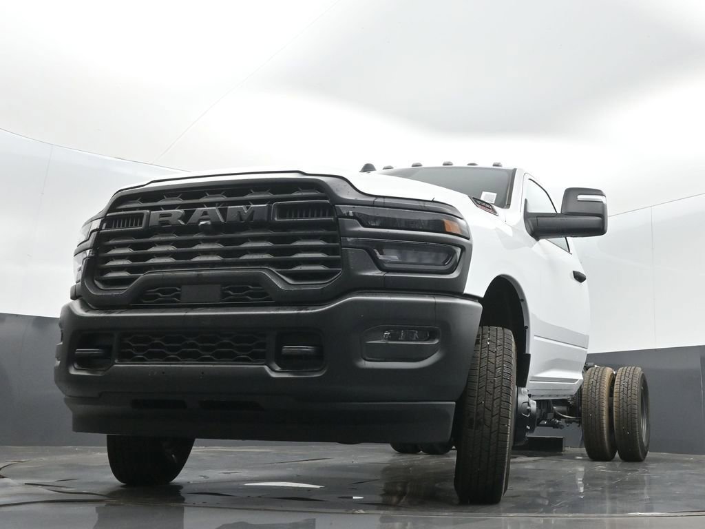 New 2026 RAM 3500 Tradesman AWD/4WD image 24