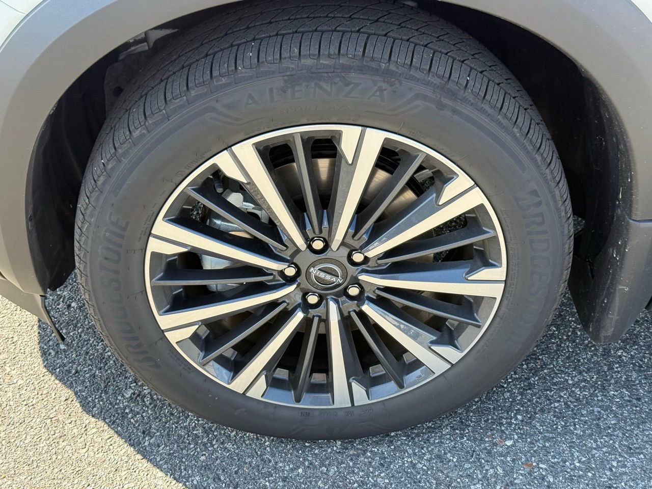 Used 2026 Nissan Pathfinder Platinum image 11