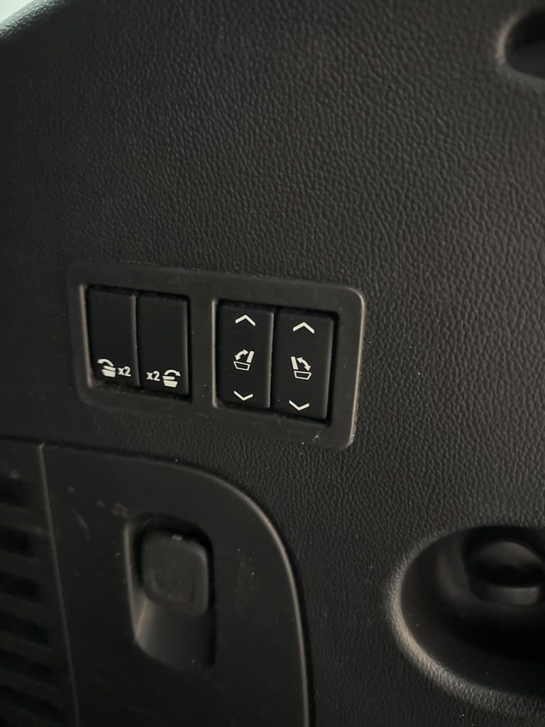 Used 2020 GMC Yukon SLT image 38