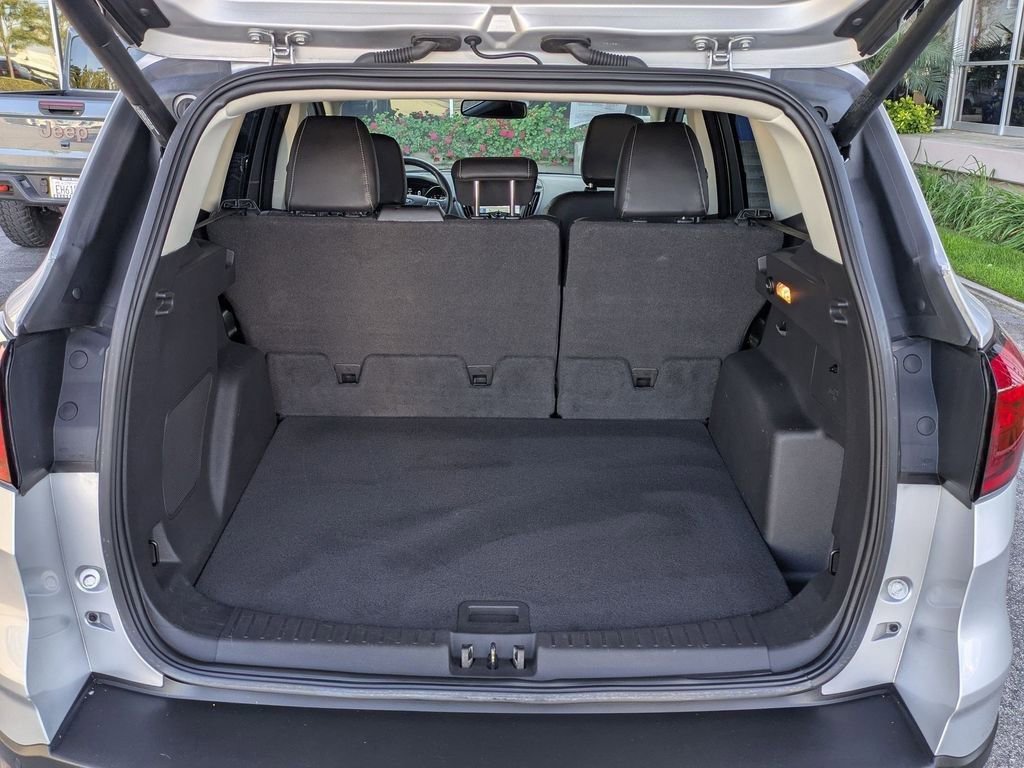 Used 2019 Ford Escape Titanium image 20