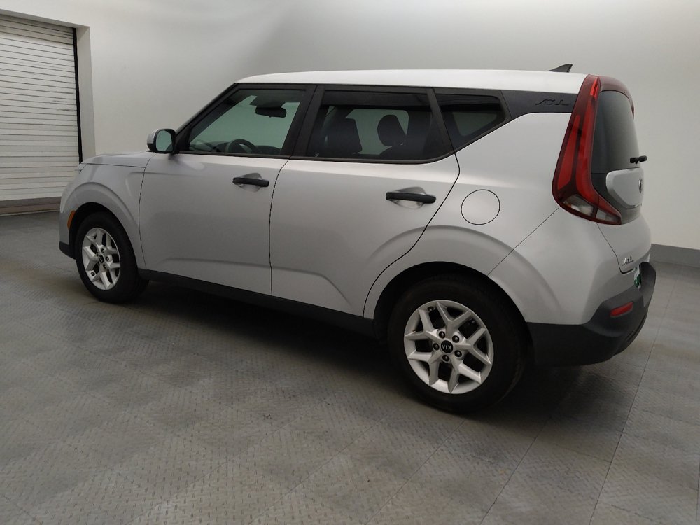 Used 2020 Kia Soul S FWD image 3