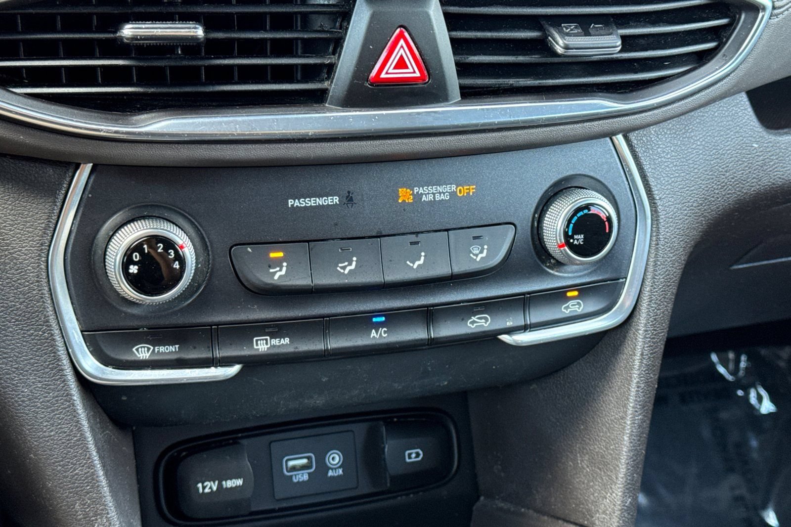 Used 2019 Hyundai Santa Fe SE AWD/4WD image 18