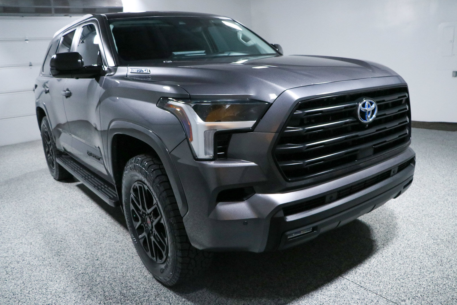 Used 2024 Toyota Sequoia SR5 w/ SR5 Premium Package AWD/4WD image 5