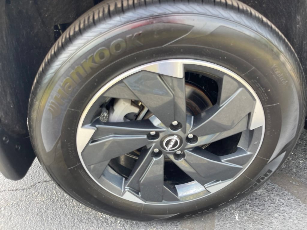 Used 2025 Nissan Rogue SV AWD/4WD image 28